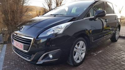 Peugeot 5008-3-IMG-nav